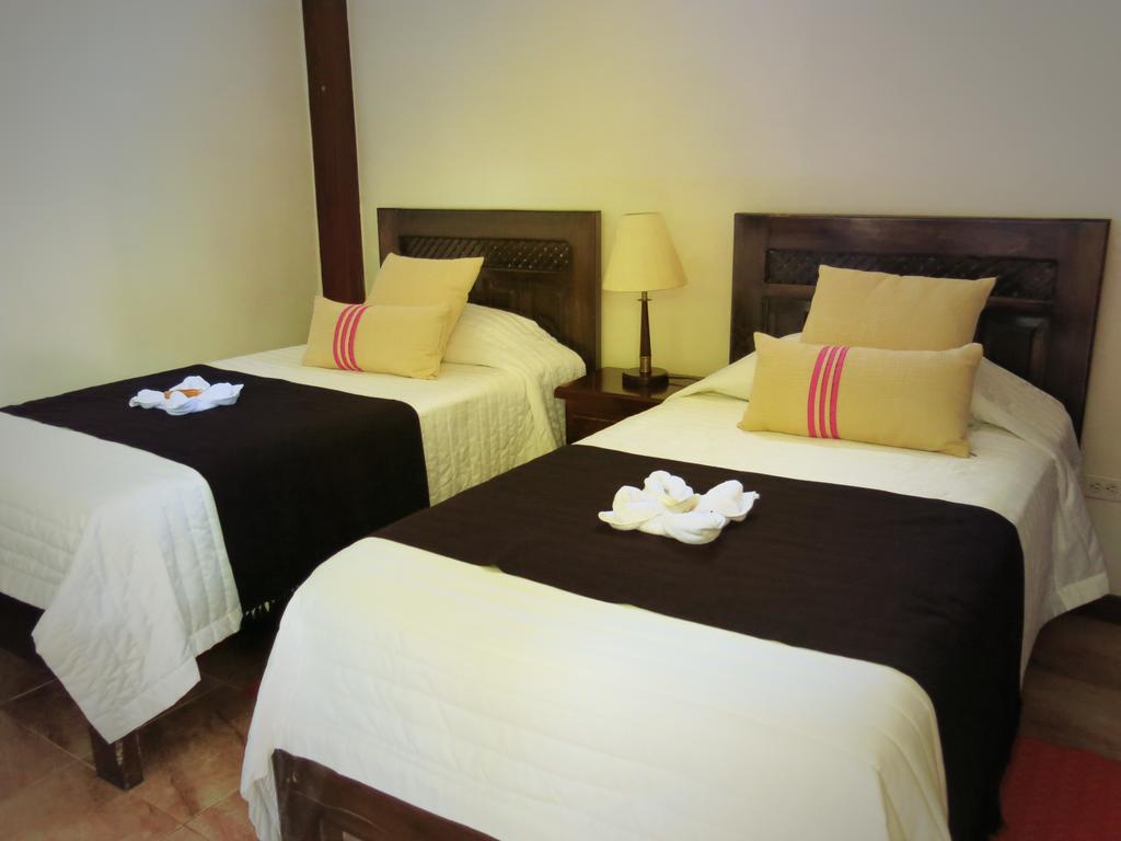 The Wooden House Hotel Puerto Villamil Exterior foto