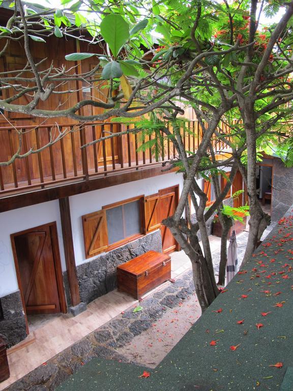 The Wooden House Hotel Puerto Villamil Exterior foto
